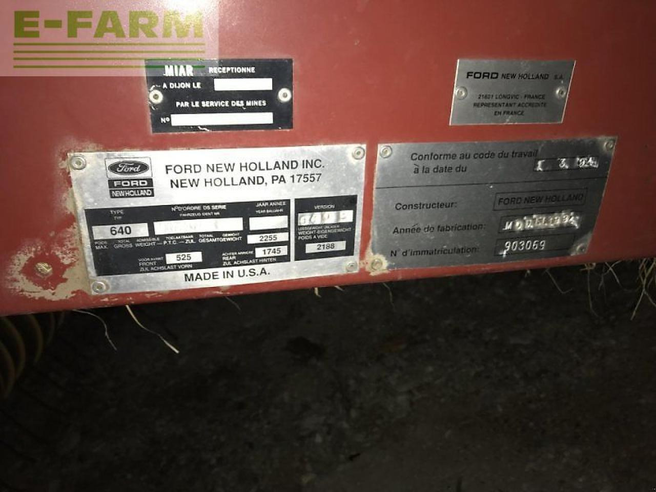 New Holland 640 B Bale Command - Enfardadeira de fardos quadrados: foto 3 New Holland 640 B Bale Command - Enfardadeira de fardos quadrados: foto 3