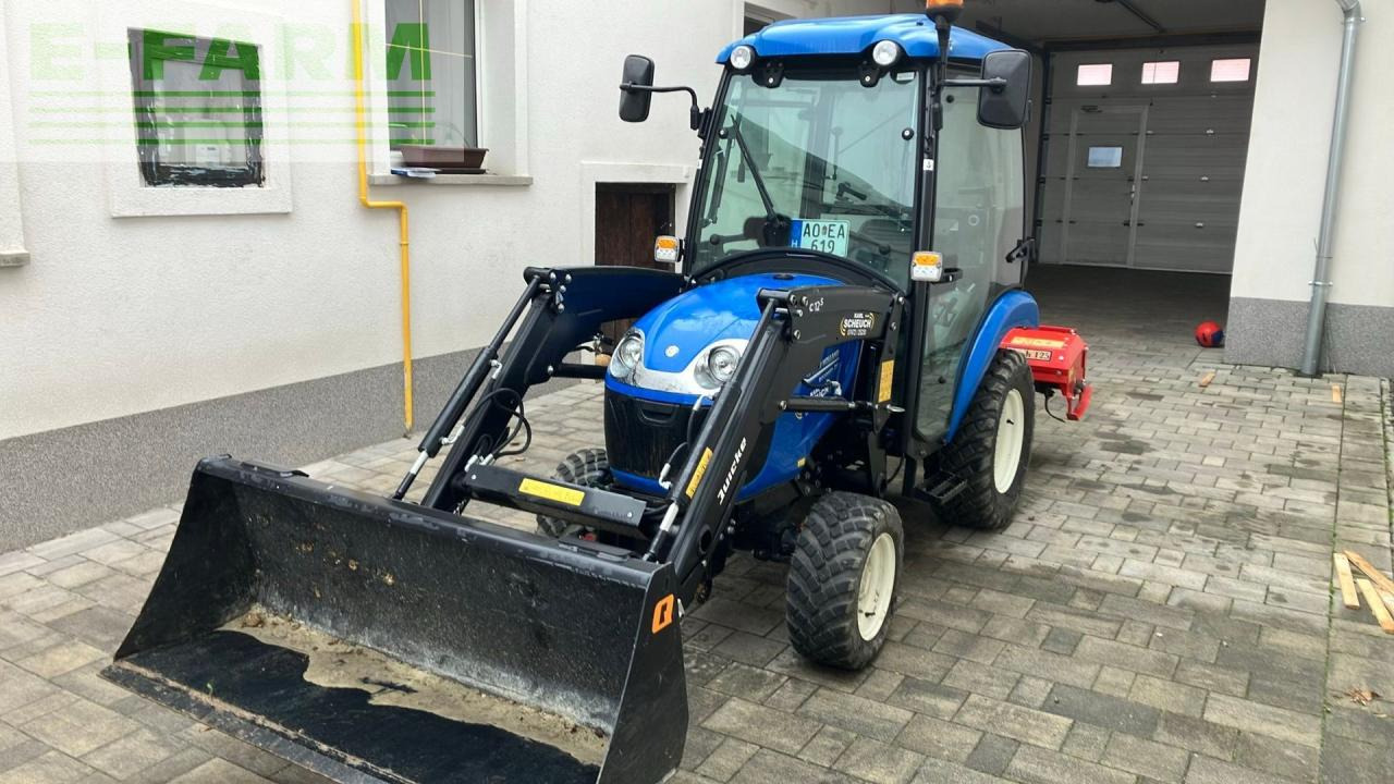 New Holland Boomer 25 - Trator: foto 1 New Holland Boomer 25 - Trator: foto 1