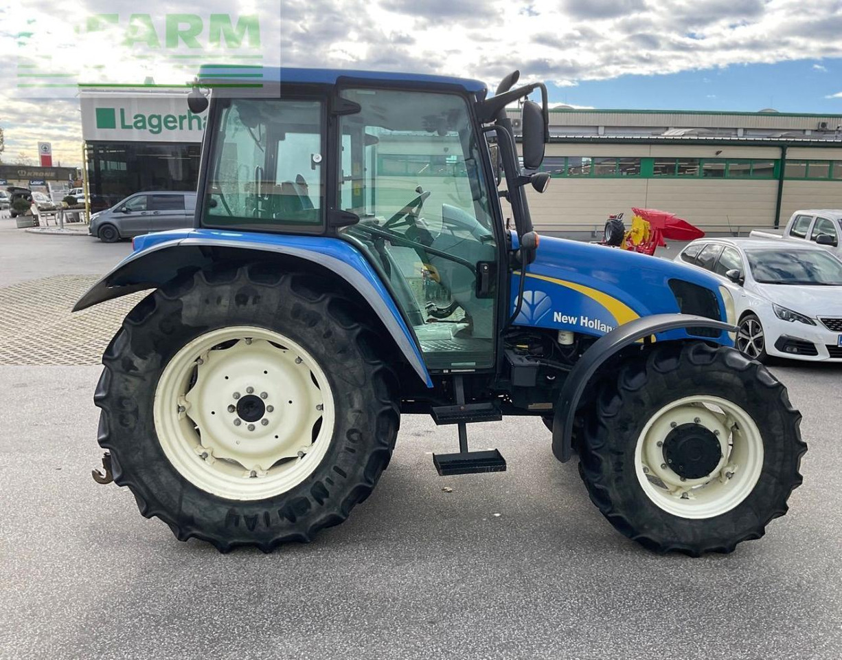 New Holland T 5030 - Trator: foto 5 New Holland T 5030 - Trator: foto 5