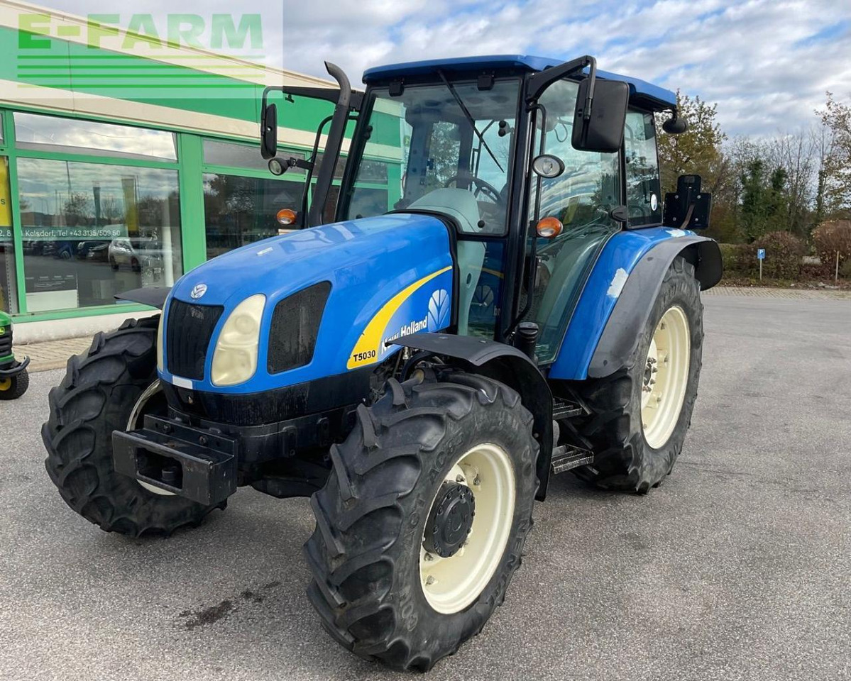 New Holland T 5030 - Trator: foto 1 New Holland T 5030 - Trator: foto 1