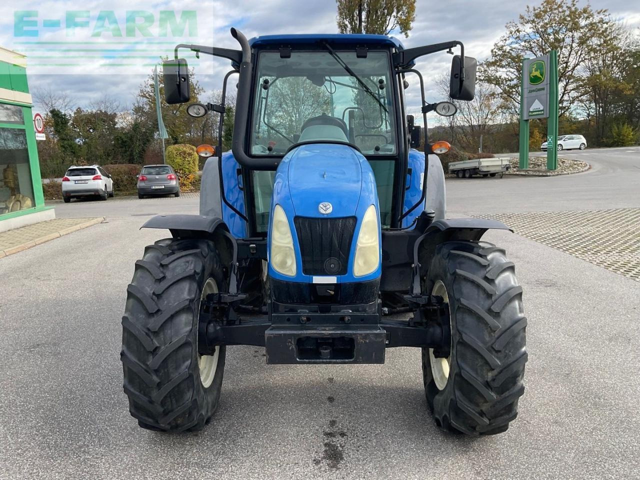 New Holland T 5030 - Trator: foto 3 New Holland T 5030 - Trator: foto 3