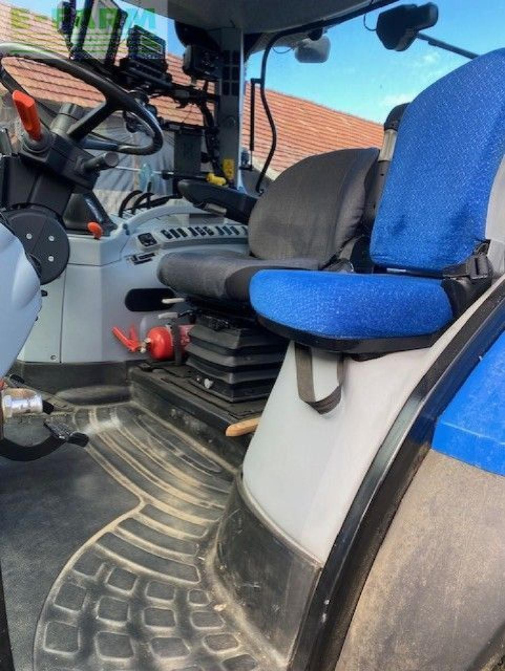New Holland T6030 Delta Delta - Trator: foto 5 New Holland T6030 Delta Delta - Trator: foto 5