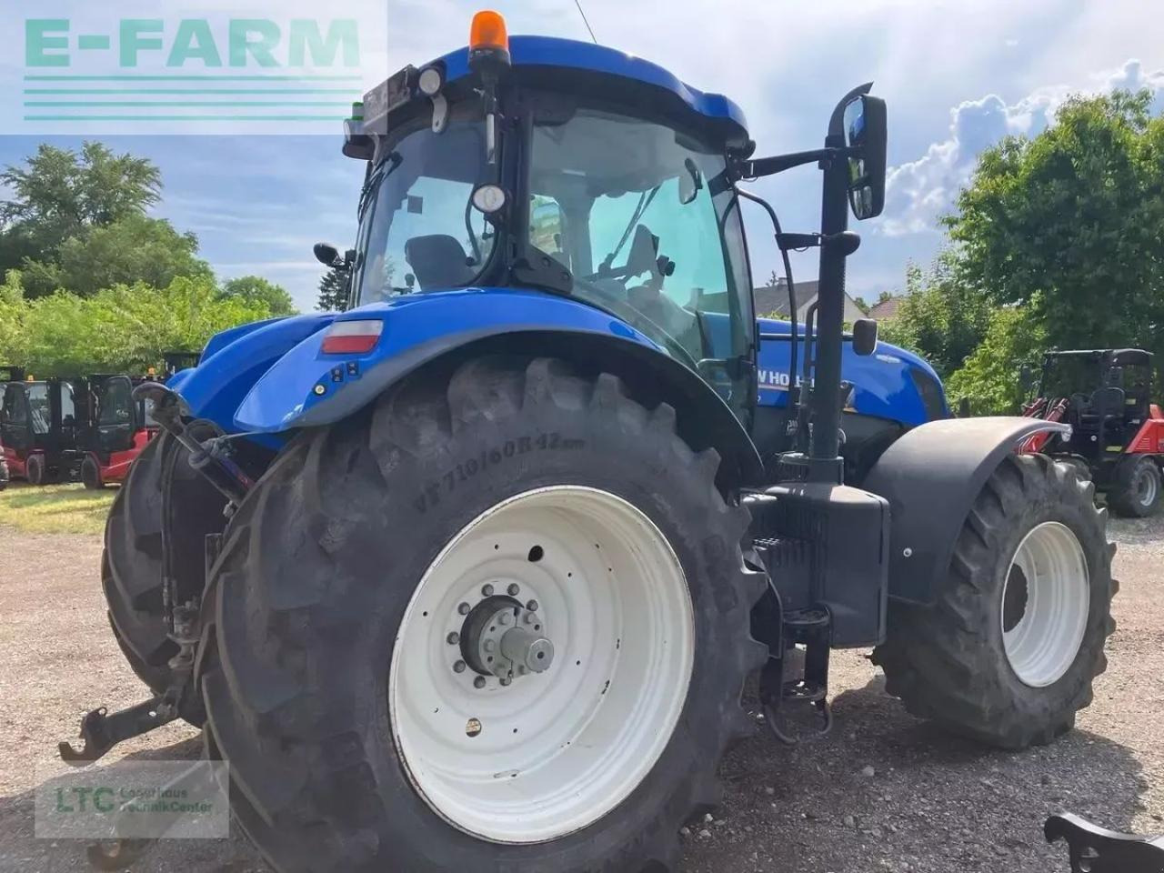 New Holland T7.220 - Trator: foto 3 New Holland T7.220 - Trator: foto 3