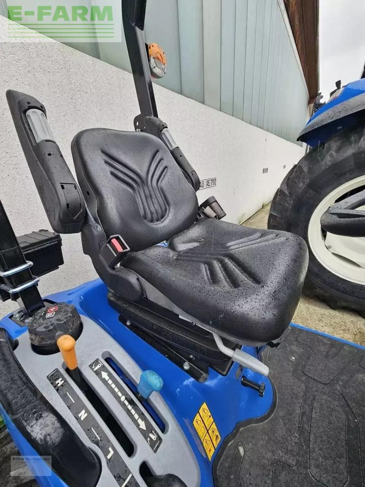 New Holland boomer 25 c C - Trator: foto 3 New Holland boomer 25 c C - Trator: foto 3