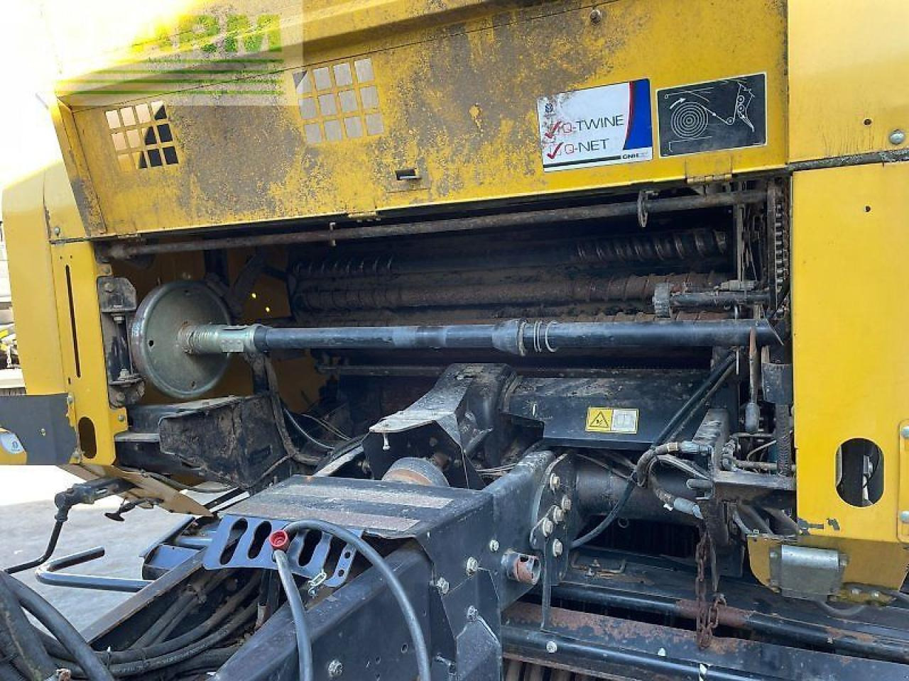 New Holland br 7070 - Enfardadeira de fardos quadrados: foto 3 New Holland br 7070 - Enfardadeira de fardos quadrados: foto 3