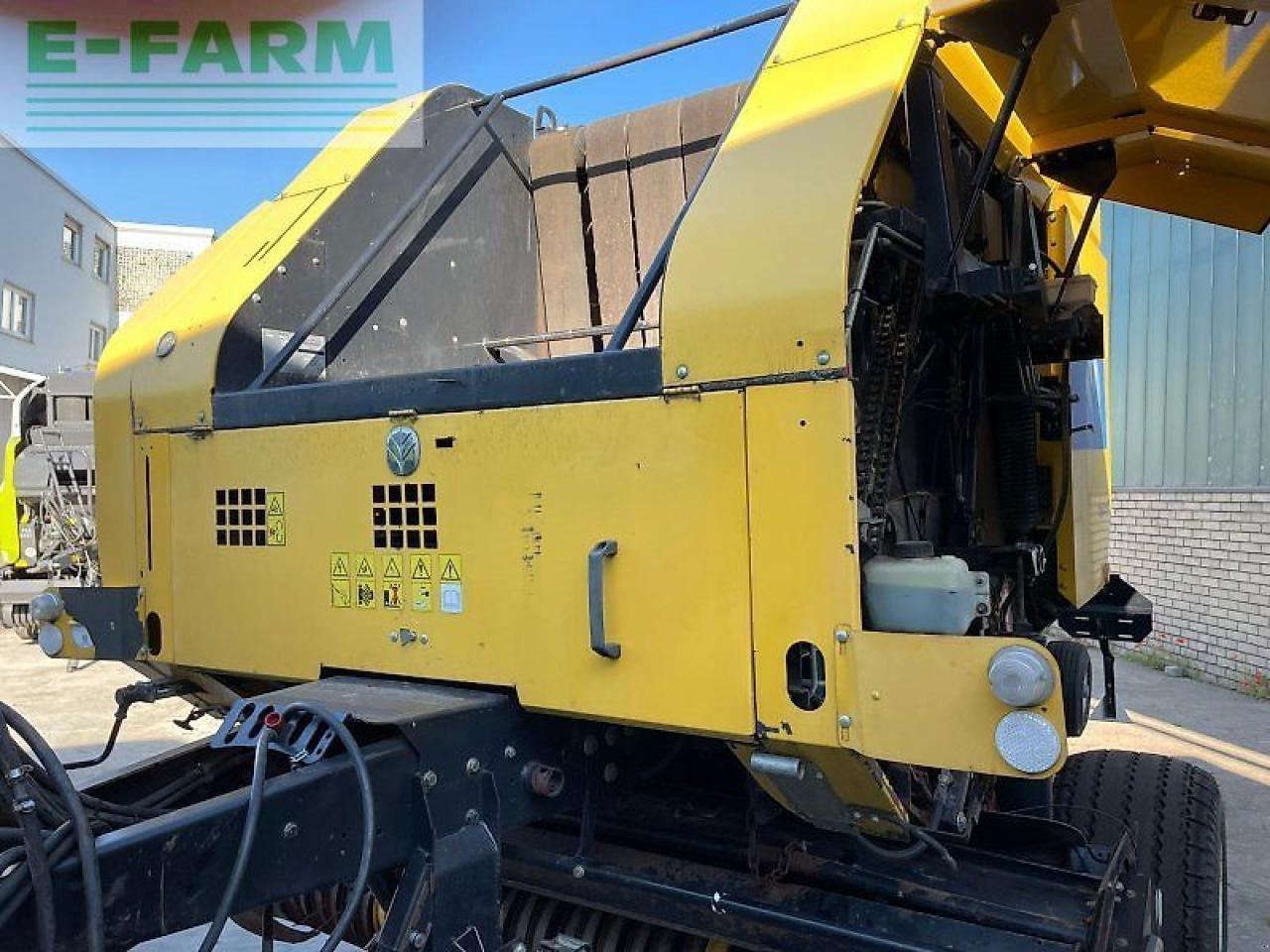 New Holland br 7070 - Enfardadeira de fardos quadrados: foto 2 New Holland br 7070 - Enfardadeira de fardos quadrados: foto 2