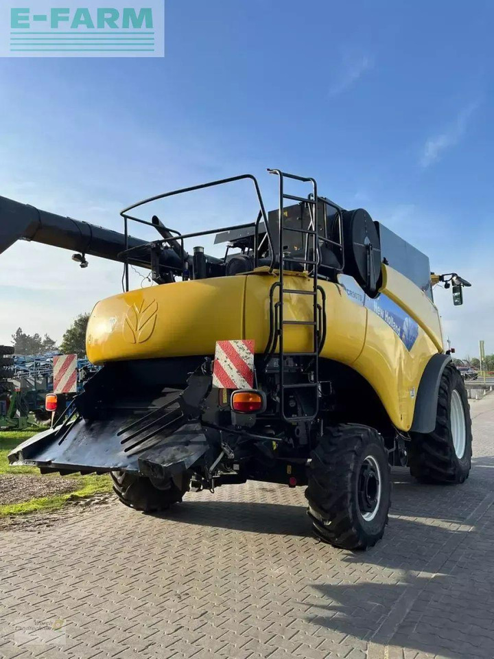 New Holland cr 9070 - Ceifeira debulhadora: foto 5 New Holland cr 9070 - Ceifeira debulhadora: foto 5