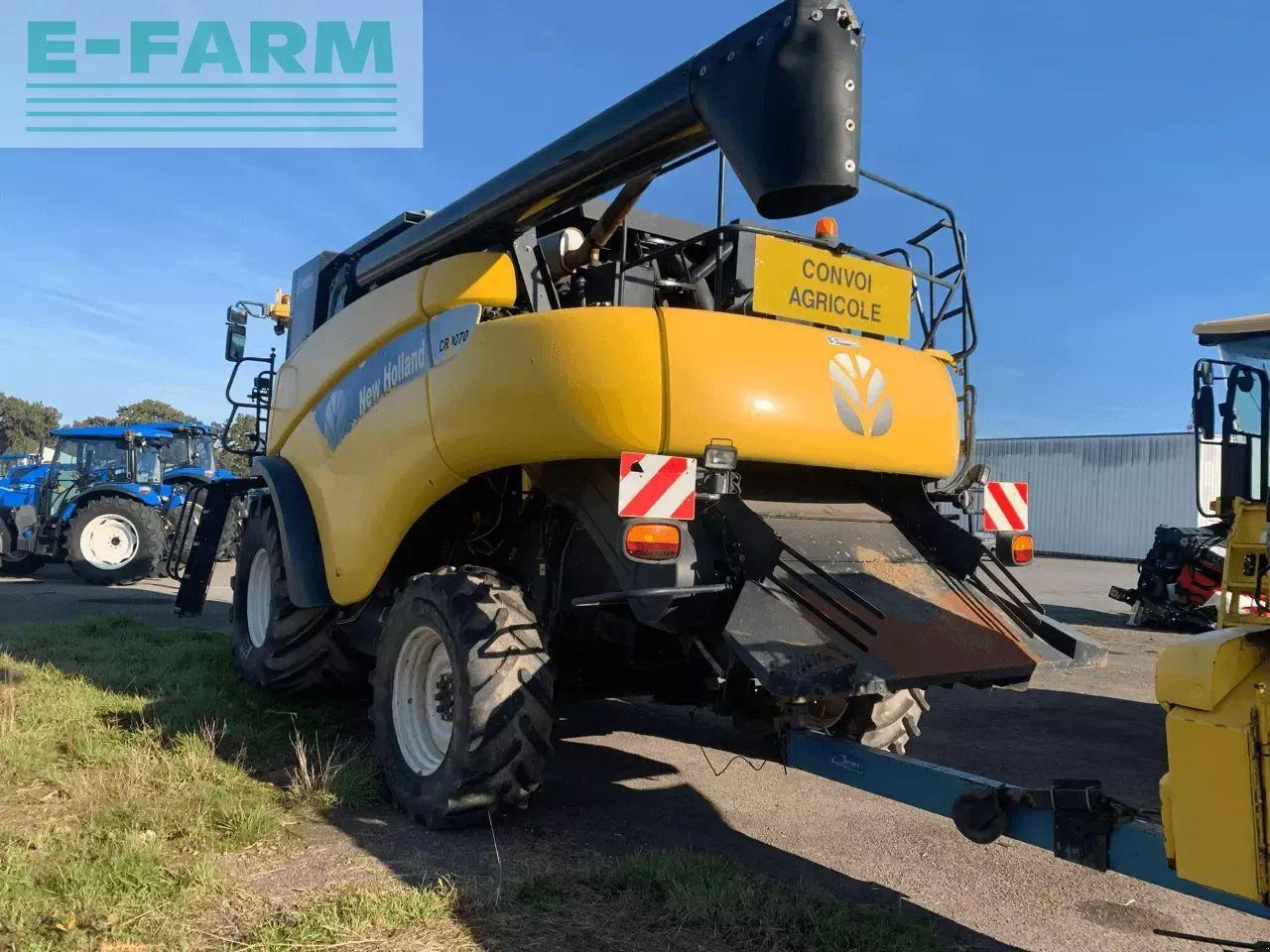 New Holland cr 9070 - Ceifeira debulhadora: foto 4 New Holland cr 9070 - Ceifeira debulhadora: foto 4