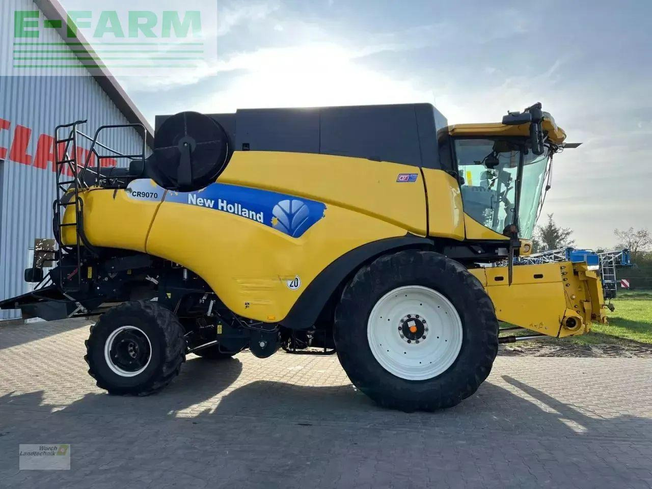 New Holland cr 9070 - Ceifeira debulhadora: foto 4 New Holland cr 9070 - Ceifeira debulhadora: foto 4