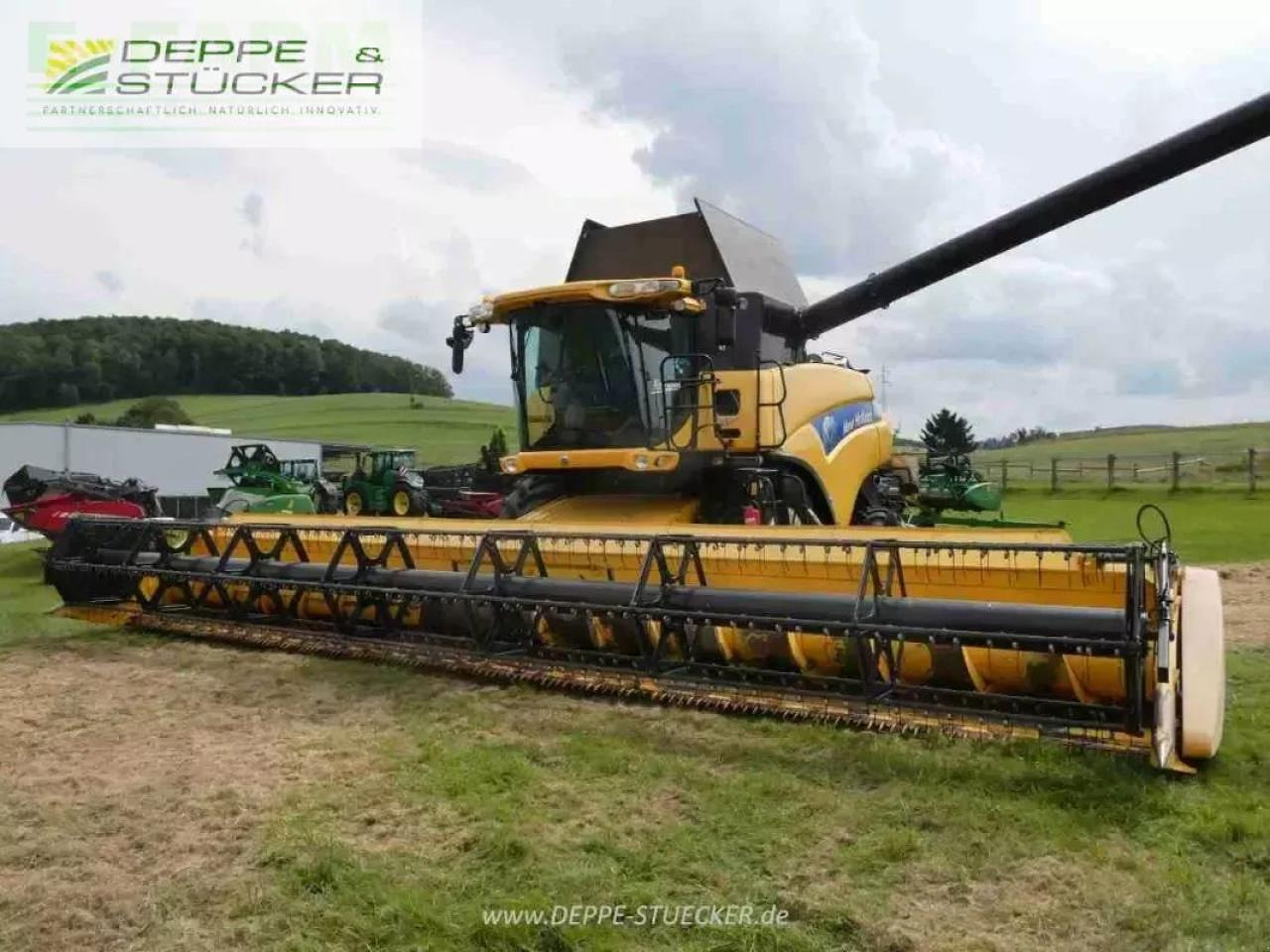 New Holland cr 9090 elevation - Ceifeira debulhadora: foto 3 New Holland cr 9090 elevation - Ceifeira debulhadora: foto 3