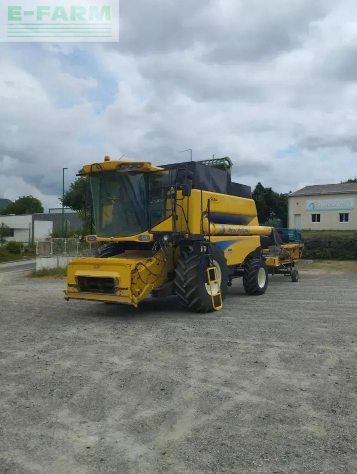 New Holland csx 7050 - Ceifeira debulhadora: foto 1 New Holland csx 7050 - Ceifeira debulhadora: foto 1
