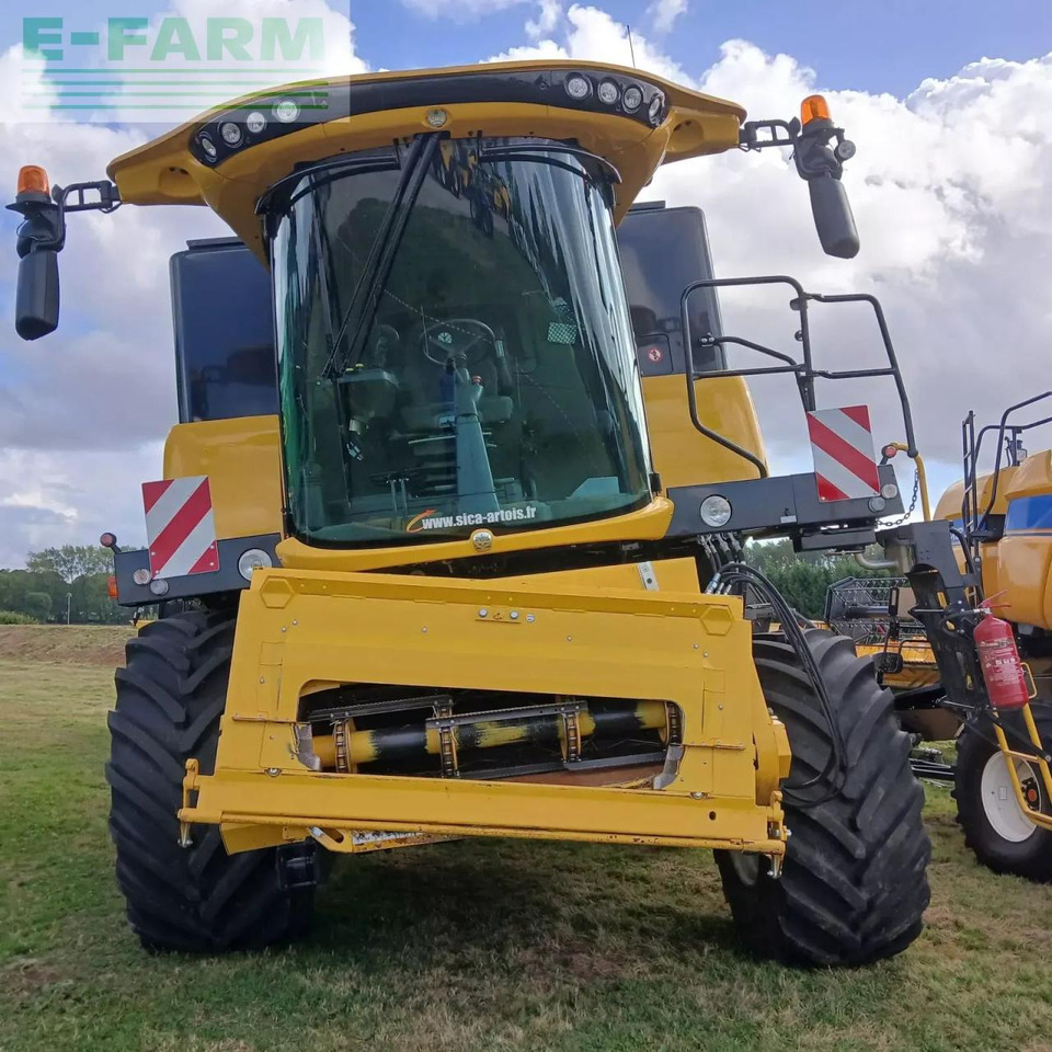 New Holland cx 6.90 - Ceifeira debulhadora: foto 4 New Holland cx 6.90 - Ceifeira debulhadora: foto 4
