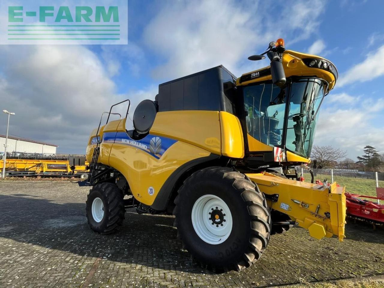 New Holland cx 6.90 schüttler + 25ft sw + sww - Ceifeira debulhadora: foto 4 New Holland cx 6.90 schüttler + 25ft sw + sww - Ceifeira debulhadora: foto 4