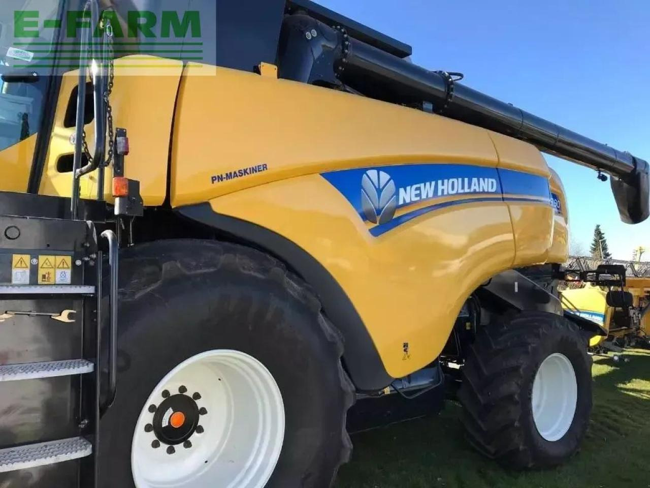 New Holland cx 8.90 slh - Ceifeira debulhadora: foto 5 New Holland cx 8.90 slh - Ceifeira debulhadora: foto 5