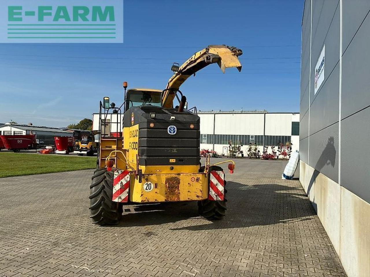 New Holland fx 300 - Picadora de forragem automotriz: foto 4 New Holland fx 300 - Picadora de forragem automotriz: foto 4