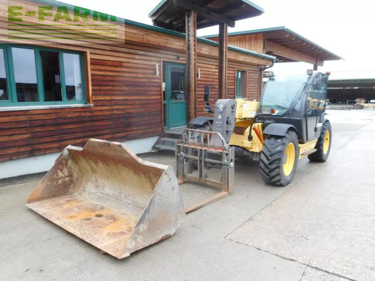 New Holland lm732 mit schaufel und gabel - Empilhador telescópico: foto 2 New Holland lm732 mit schaufel und gabel - Empilhador telescópico: foto 2