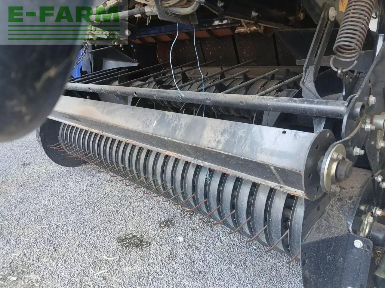 New Holland rb 180 - Enfardadeira de fardos quadrados: foto 5 New Holland rb 180 - Enfardadeira de fardos quadrados: foto 5