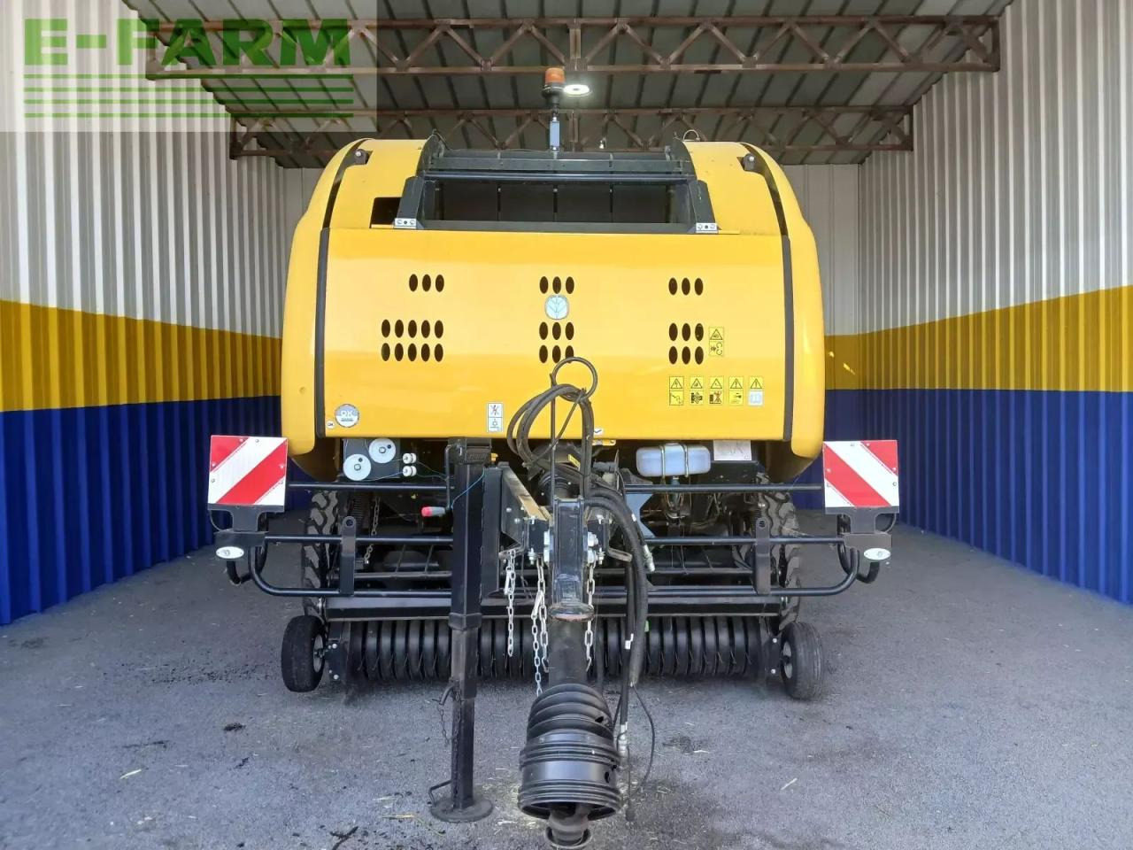 New Holland rb 180 - Enfardadeira de fardos quadrados: foto 2 New Holland rb 180 - Enfardadeira de fardos quadrados: foto 2