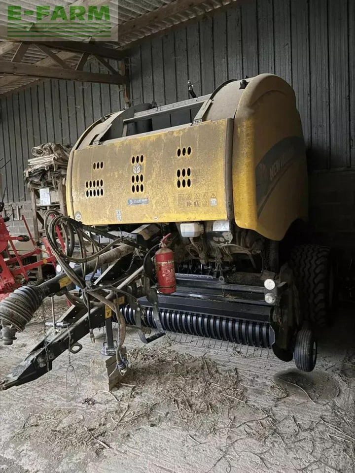 New Holland roll belt 180 - Enfardadeira de fardos quadrados: foto 2 New Holland roll belt 180 - Enfardadeira de fardos quadrados: foto 2