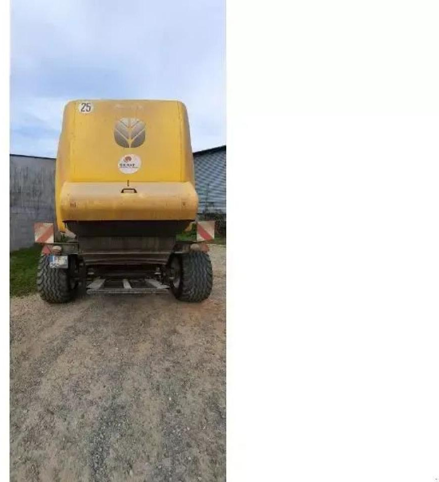 New Holland roll-belt180 - Enfardadeira de fardos quadrados: foto 3 New Holland roll-belt180 - Enfardadeira de fardos quadrados: foto 3