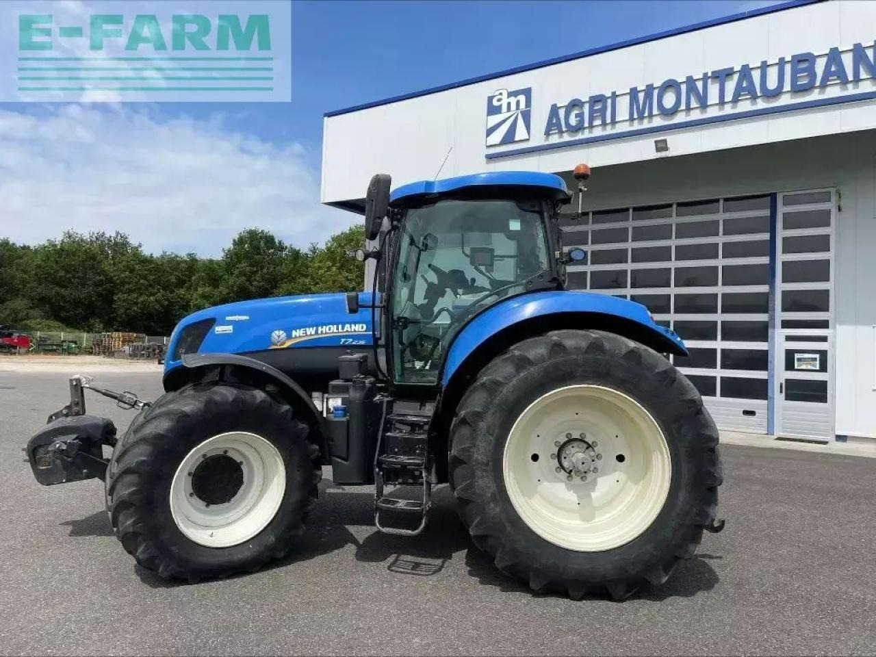 New Holland t 7.235 - Trator: foto 4 New Holland t 7.235 - Trator: foto 4