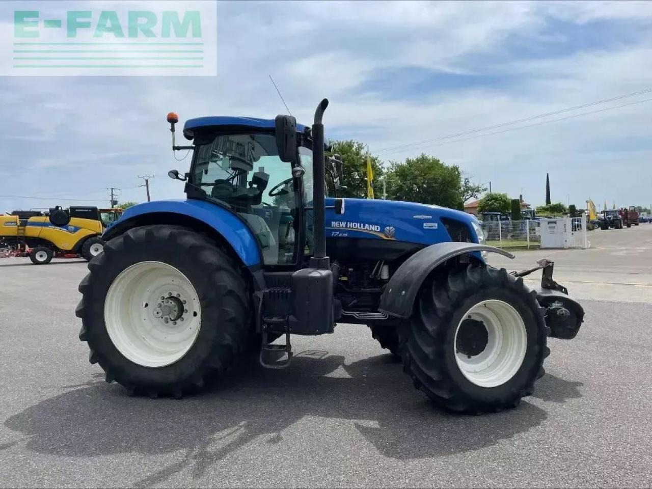 New Holland t 7.235 - Trator: foto 5 New Holland t 7.235 - Trator: foto 5