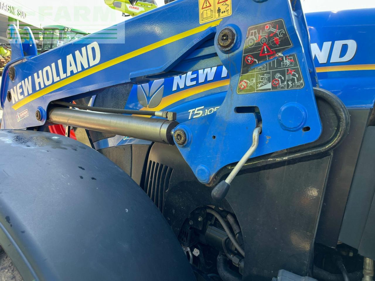 Trator New Holland t5-105: foto 10