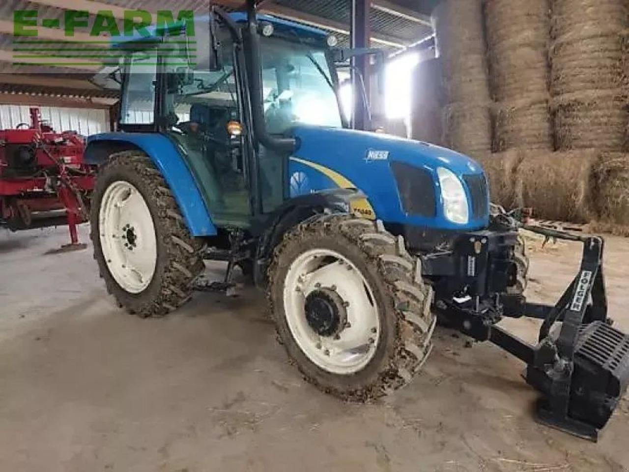 New Holland t5040 - Trator: foto 3 New Holland t5040 - Trator: foto 3