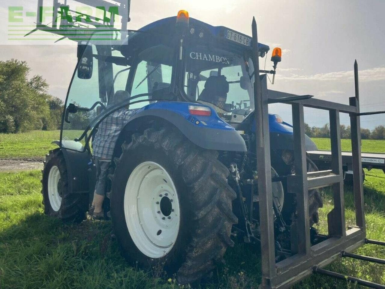 New Holland t6.145 - Trator: foto 4 New Holland t6.145 - Trator: foto 4