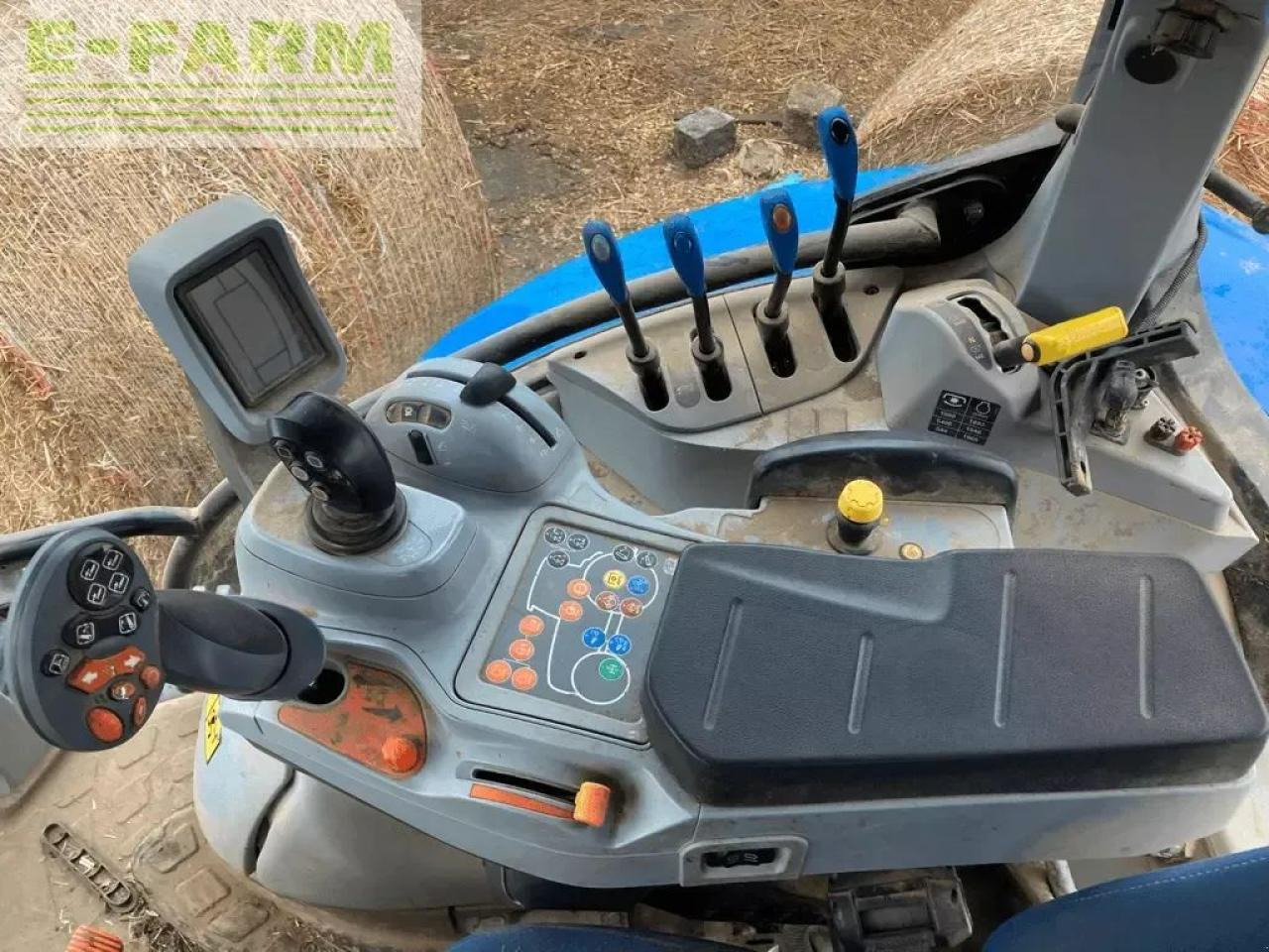 New Holland t6.145 dynamic command - Trator: foto 5 New Holland t6.145 dynamic command - Trator: foto 5