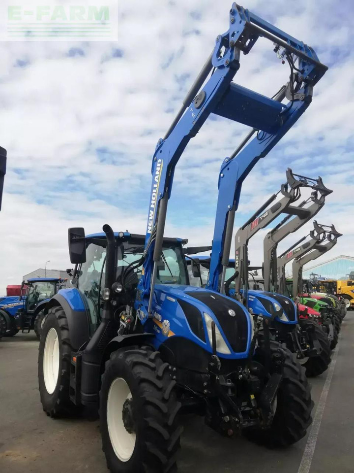 New Holland t6.145 dynamic command - Trator: foto 2 New Holland t6.145 dynamic command - Trator: foto 2