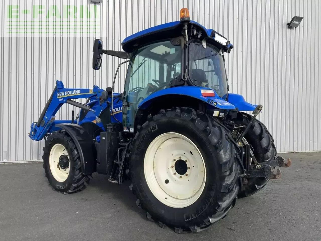 New Holland t6.145 electrocommand t4b - Trator: foto 3 New Holland t6.145 electrocommand t4b - Trator: foto 3
