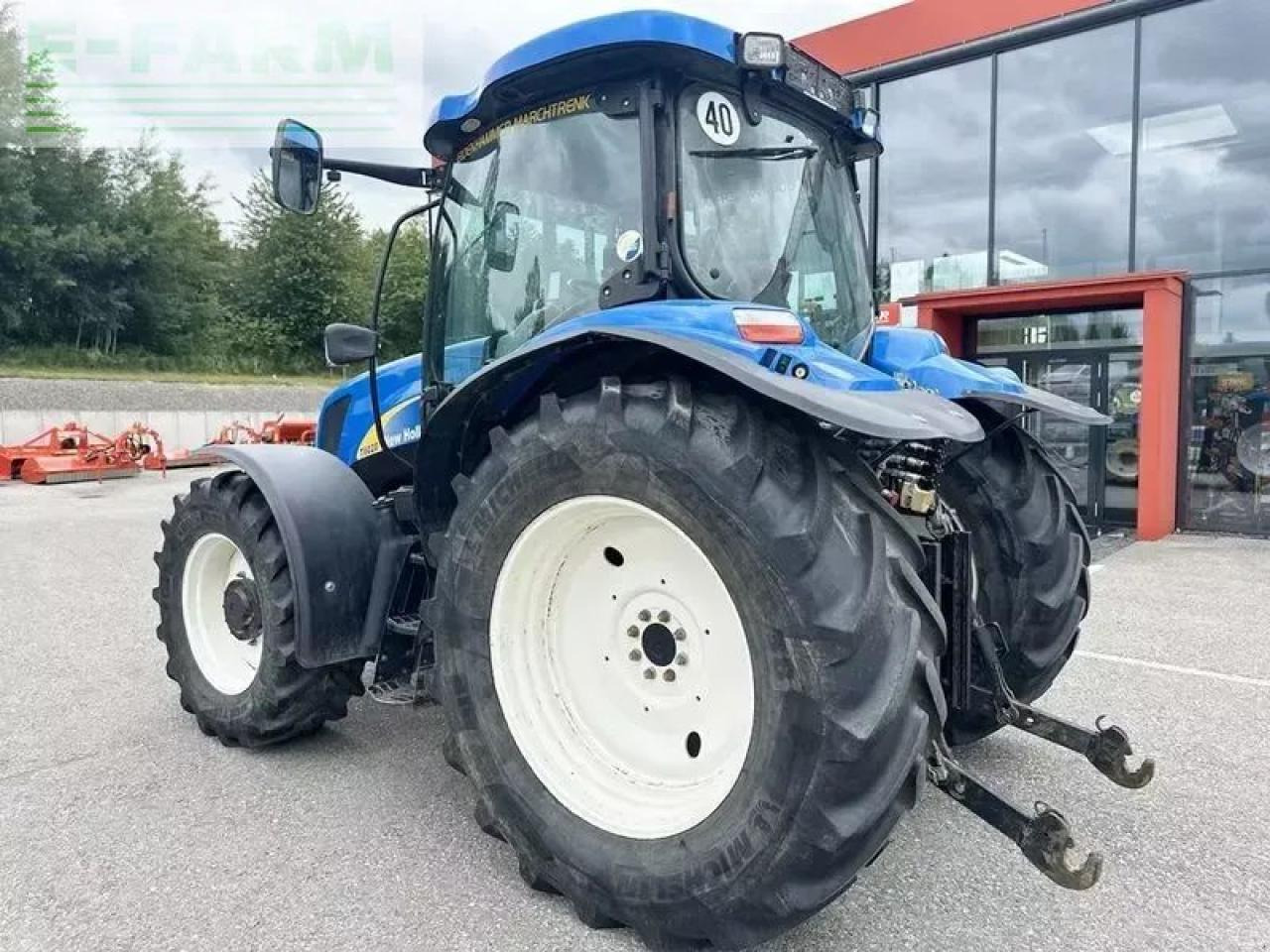 New Holland t6020 elite Elite - Trator: foto 4 New Holland t6020 elite Elite - Trator: foto 4