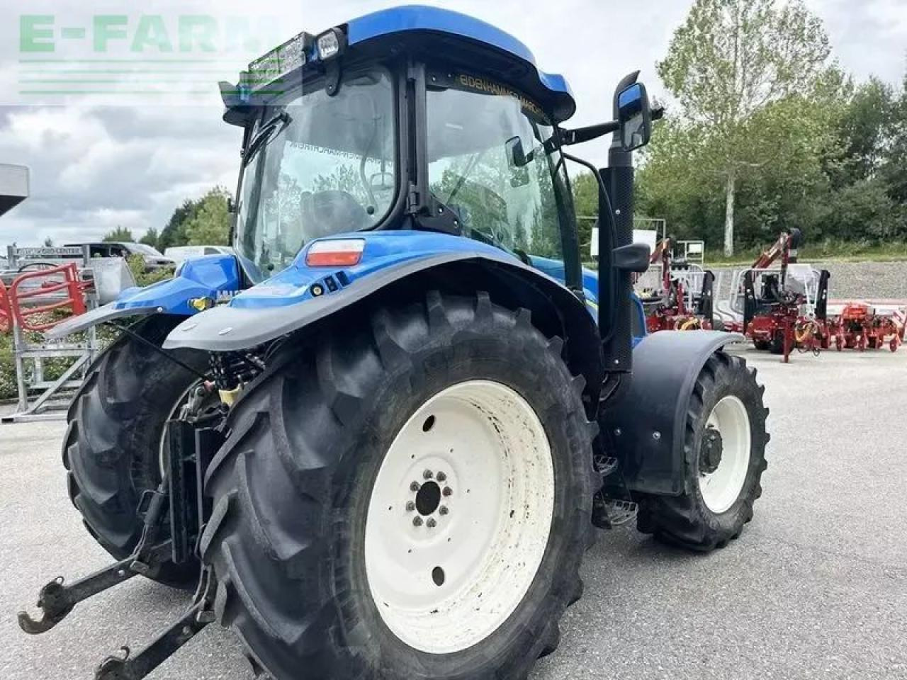 New Holland t6020 elite Elite - Trator: foto 3 New Holland t6020 elite Elite - Trator: foto 3