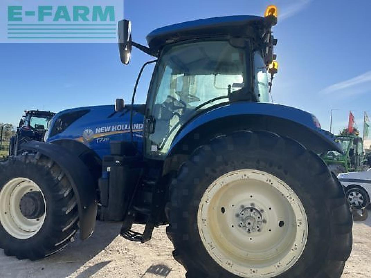 New Holland t7.210 - Trator: foto 4 New Holland t7.210 - Trator: foto 4
