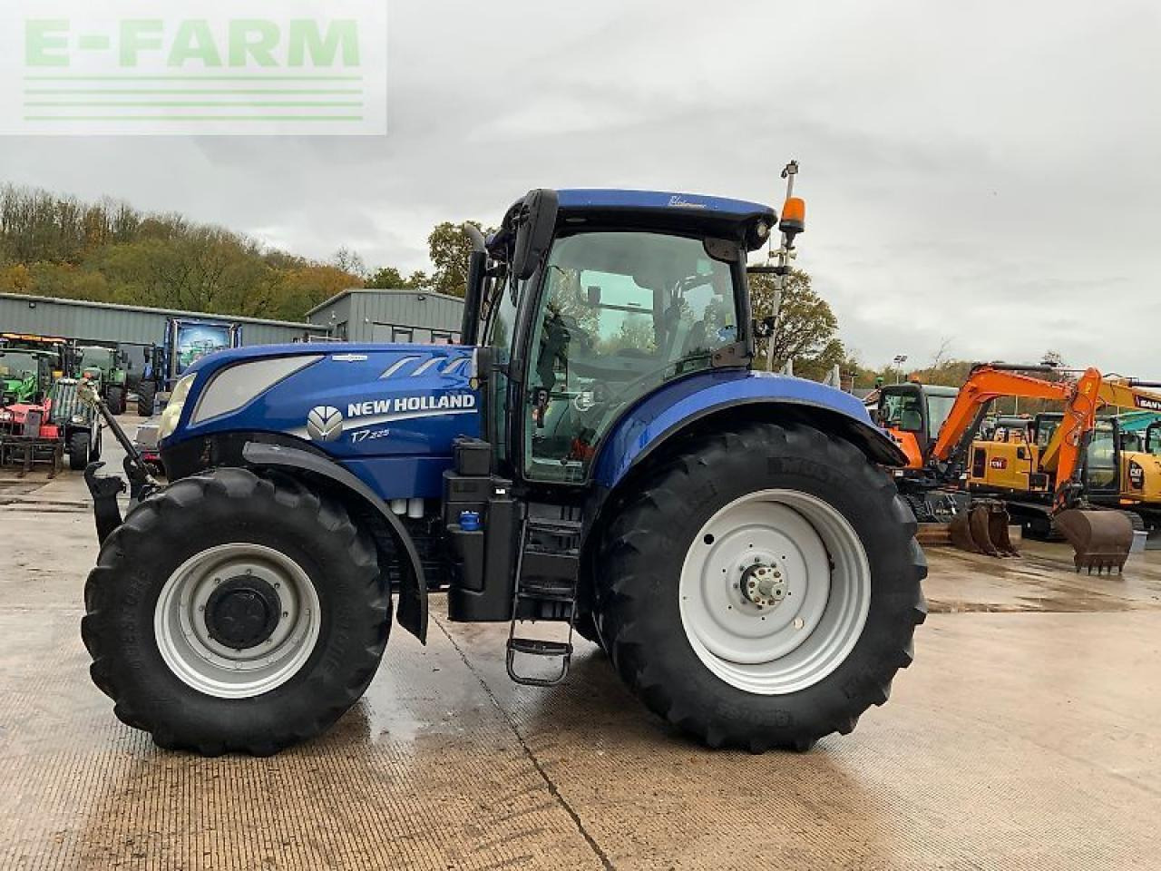 New Holland t7.225 blue power tractor (st25102) - Trator: foto 5 New Holland t7.225 blue power tractor (st25102) - Trator: foto 5