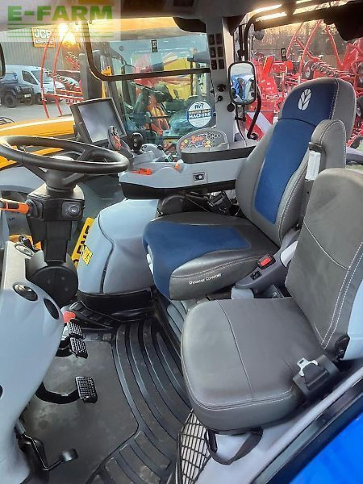 New Holland t7.245 - Trator: foto 3 New Holland t7.245 - Trator: foto 3