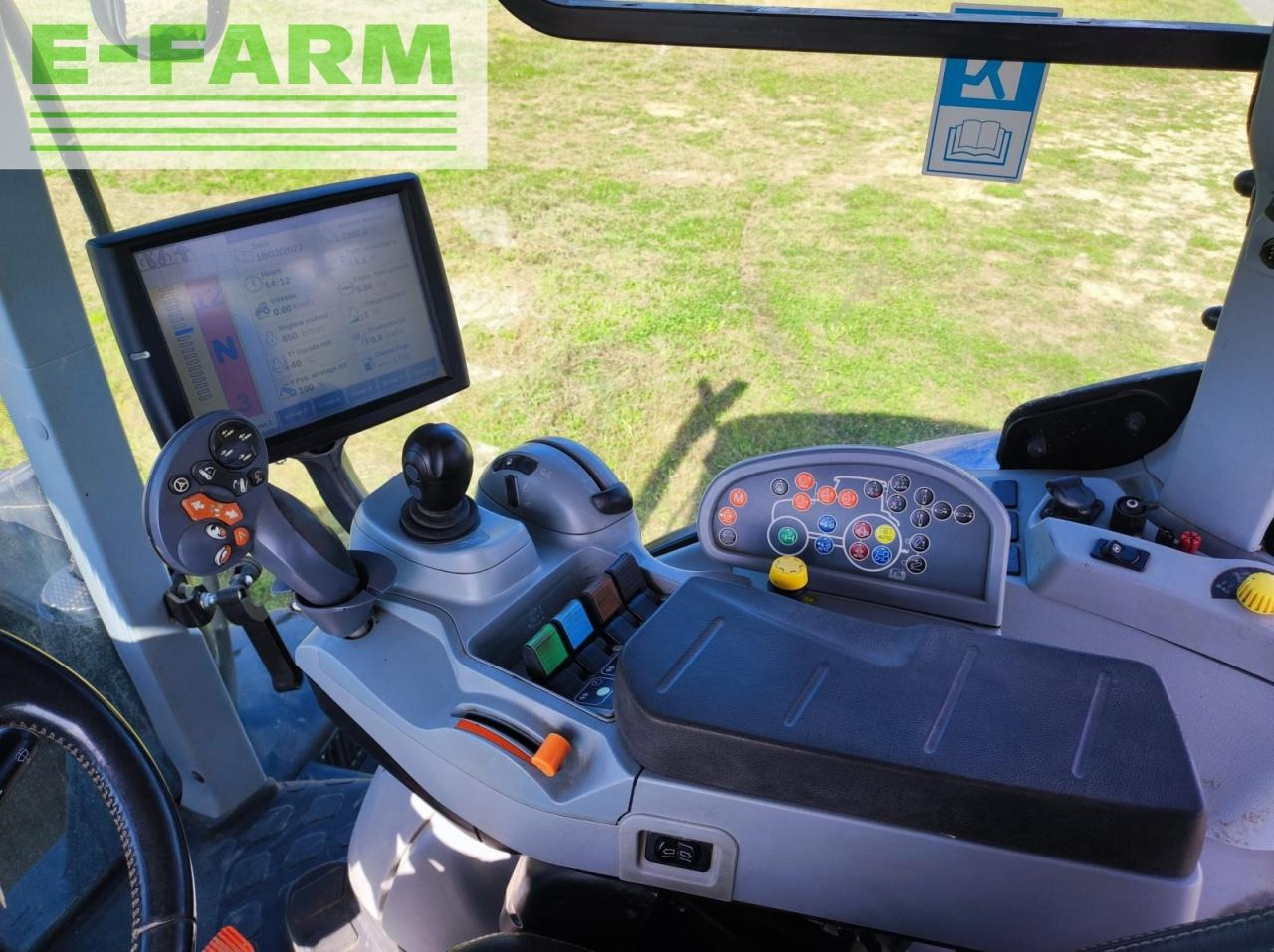 New Holland t7.245pcswii - Trator: foto 3 New Holland t7.245pcswii - Trator: foto 3