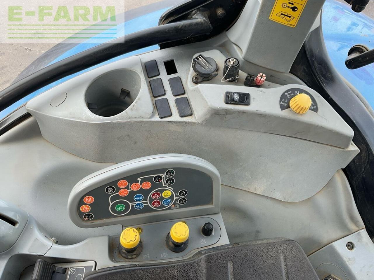 Trator New Holland t7050: foto 22
