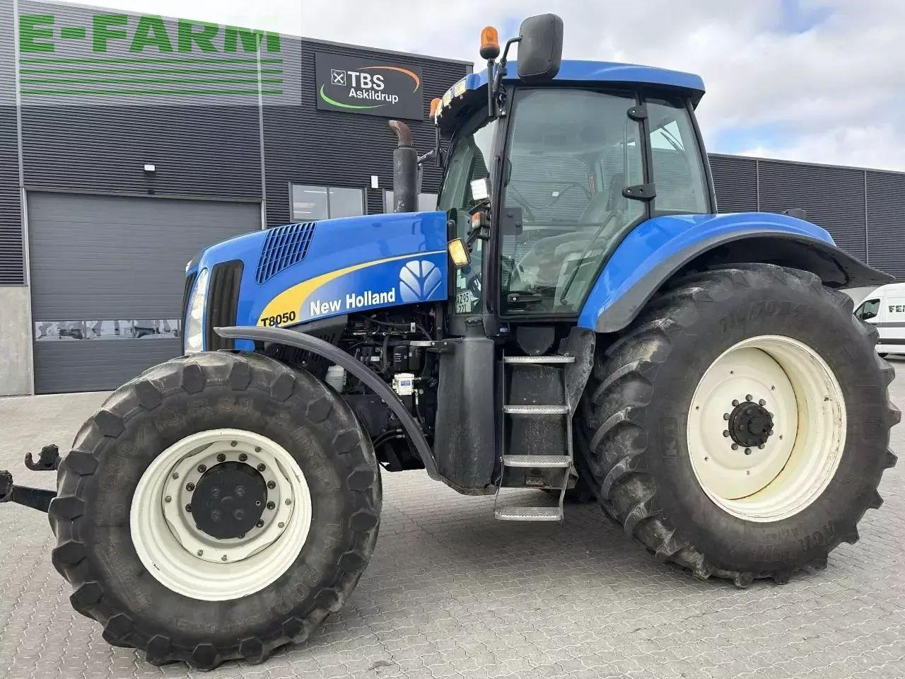 New Holland t8050 - Trator: foto 1 New Holland t8050 - Trator: foto 1