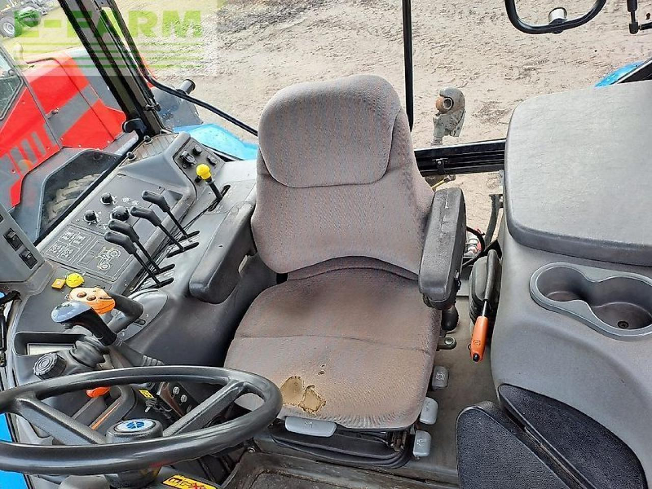 New Holland tm 140 - Trator: foto 5 New Holland tm 140 - Trator: foto 5