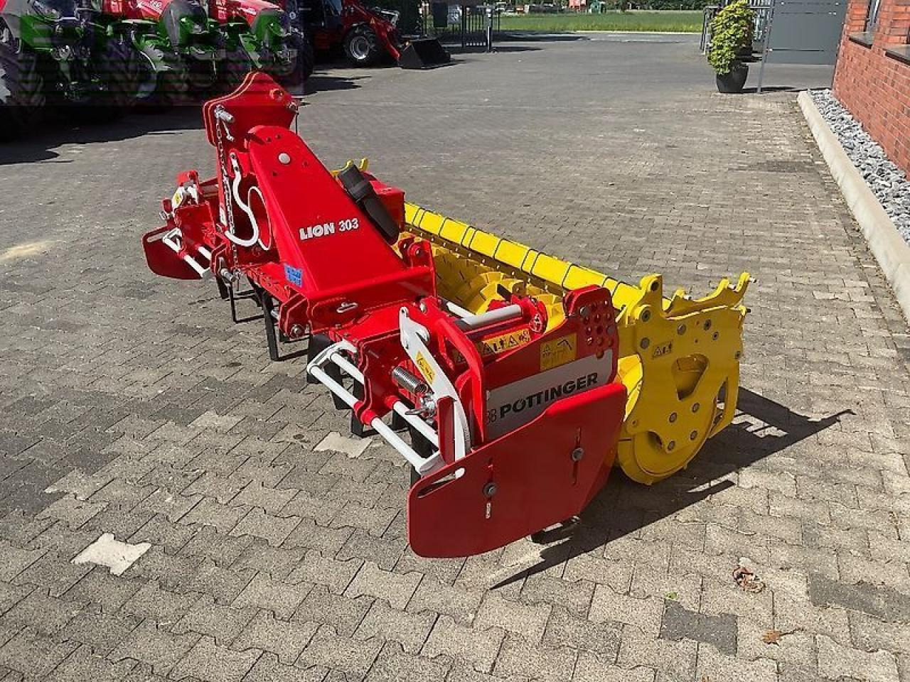 Pöttinger lion 303 - Maquina para lavrar a terra: foto 3 Pöttinger lion 303 - Maquina para lavrar a terra: foto 3