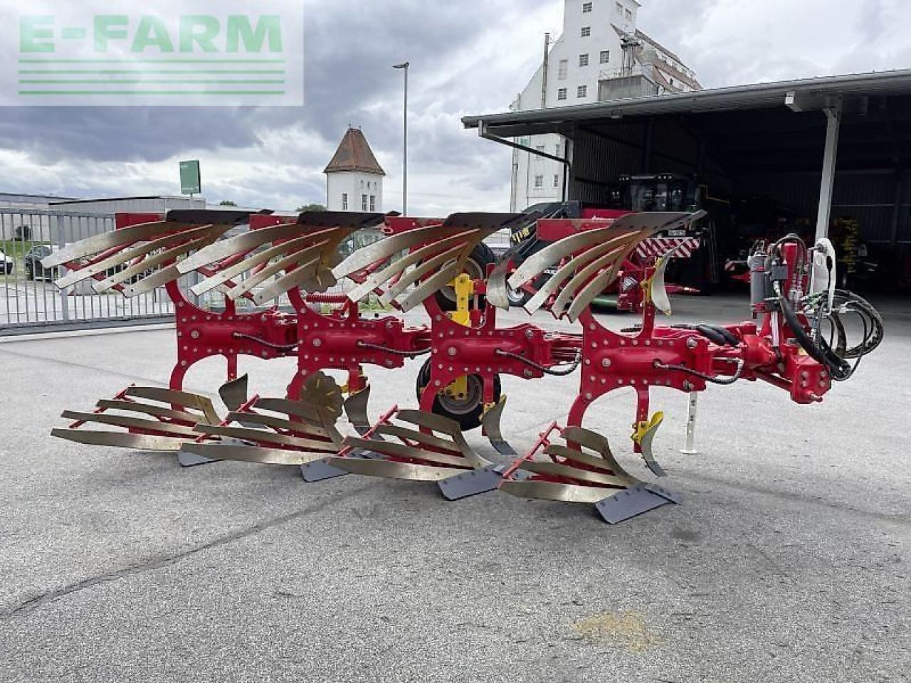 Pöttinger servo 3000 plus nova 4-scharig - Arado: foto 4 Pöttinger servo 3000 plus nova 4-scharig - Arado: foto 4