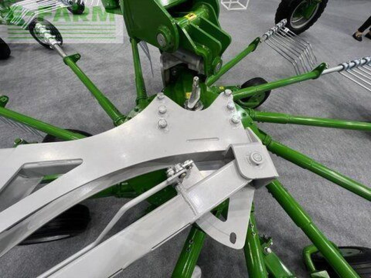 Pronar zkp 900d 9m seitenschwader doppelschwader - Ancinho enleirador: foto 3 Pronar zkp 900d 9m seitenschwader doppelschwader - Ancinho enleirador: foto 3