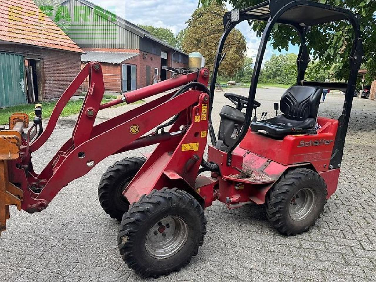 Schäffer 2020 mit zubehör - Mini escavadeira: foto 2 Schäffer 2020 mit zubehör - Mini escavadeira: foto 2