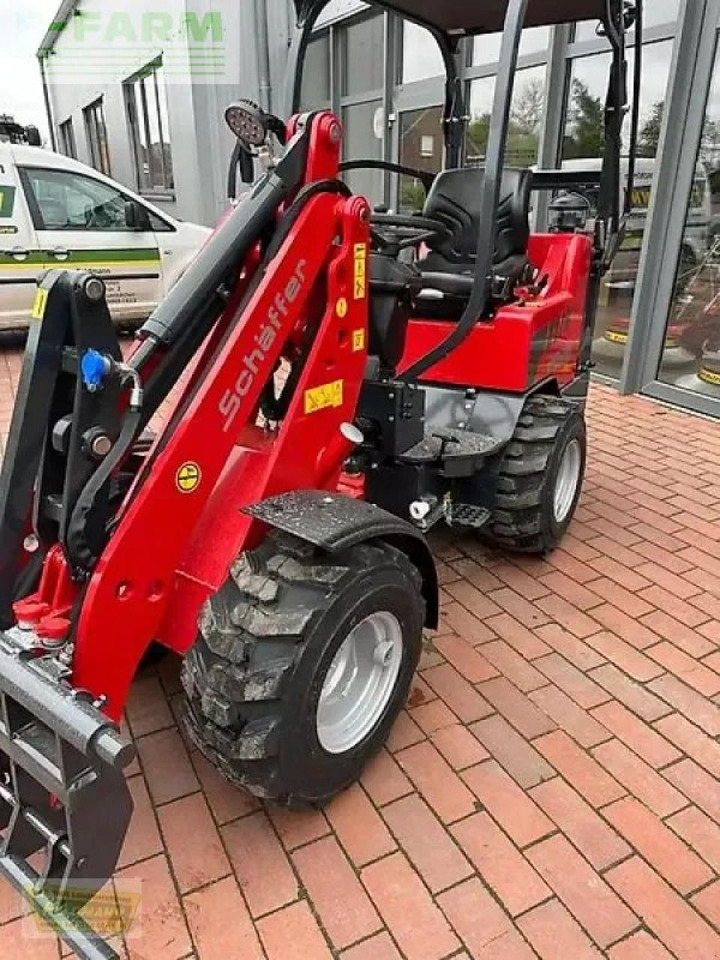 Schäffer 2028 - 2 euro-aufnahme - Carregadeira de rodas: foto 4 Schäffer 2028 - 2 euro-aufnahme - Carregadeira de rodas: foto 4