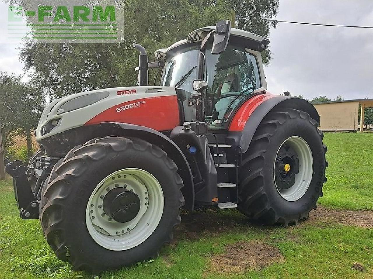 Steyr terrus 6300 cvt CVT - Trator: foto 1 Steyr terrus 6300 cvt CVT - Trator: foto 1