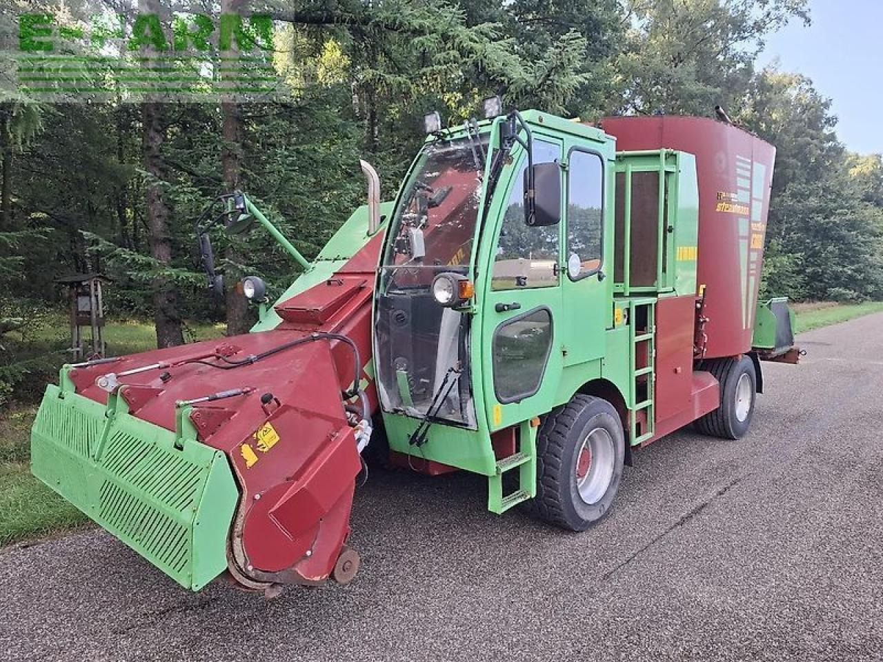 Strautmann verti-mix 1300 sf - Equipamento de gado: foto 1 Strautmann verti-mix 1300 sf - Equipamento de gado: foto 1