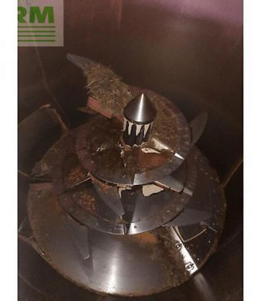 Strautmann vertimix 1401 - Equipamento de gado: foto 5 Strautmann vertimix 1401 - Equipamento de gado: foto 5