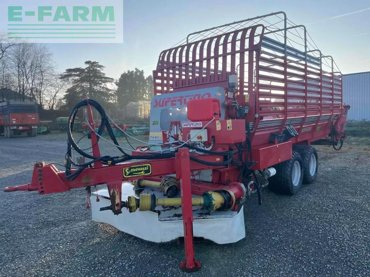 Supertino autochargeuse ca702s . supertino - Equipamento para silagem: foto 2 Supertino autochargeuse ca702s . supertino - Equipamento para silagem: foto 2